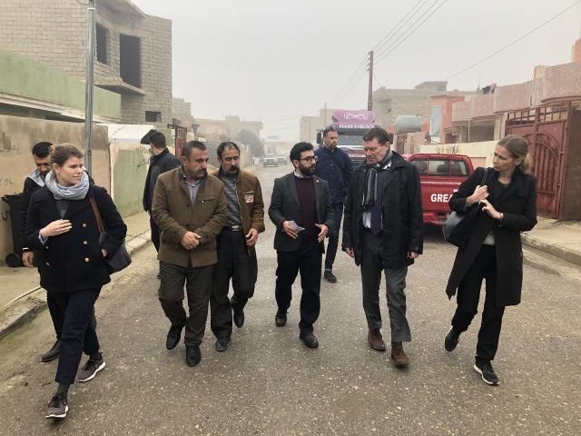 Diplomat Tone Allers på feltbesøk til Sinjar i Irak, der jezidier ble angrepet av ISIL. 